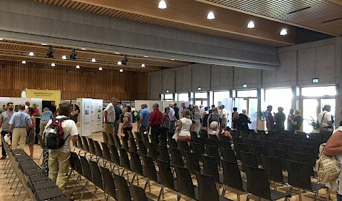 Großer Besuchernadrang bei der Podiumsdiskussion