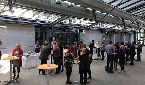 Kaffeepause in den großzügigen Räumen der L-Bank Stuttgart