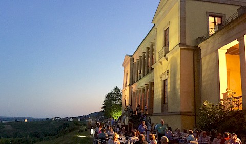 Schlossfest auf der Villa Ludwigshöhe bei herrlichem Sommerwetter