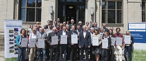 Gruppenbild der Preisträger mit Bundesminister Peter Ramsauer