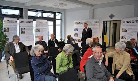 Rege Resonanz bei der  Ausstellungseröffnung am 17.03.2012