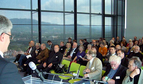 Der Veranstaltungsraum im gläsernen Dachgeschoss